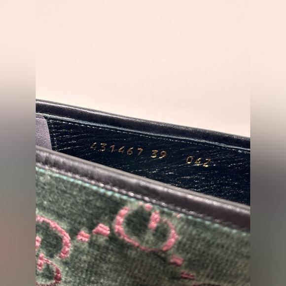 GUCCI Authentic GG Velvet Embossed Slip On Horsebit Loafers Size 39 Green Pink - Picture 6 of 15